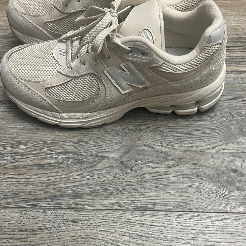 New balance 2002R Moonbeam Sea Salt Women’s 6.5